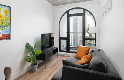 Alojamiento entero en residencia en 1680 Av. Lincoln, Montréal, QC H3H 1G9, Canada, imagen 24 de 31