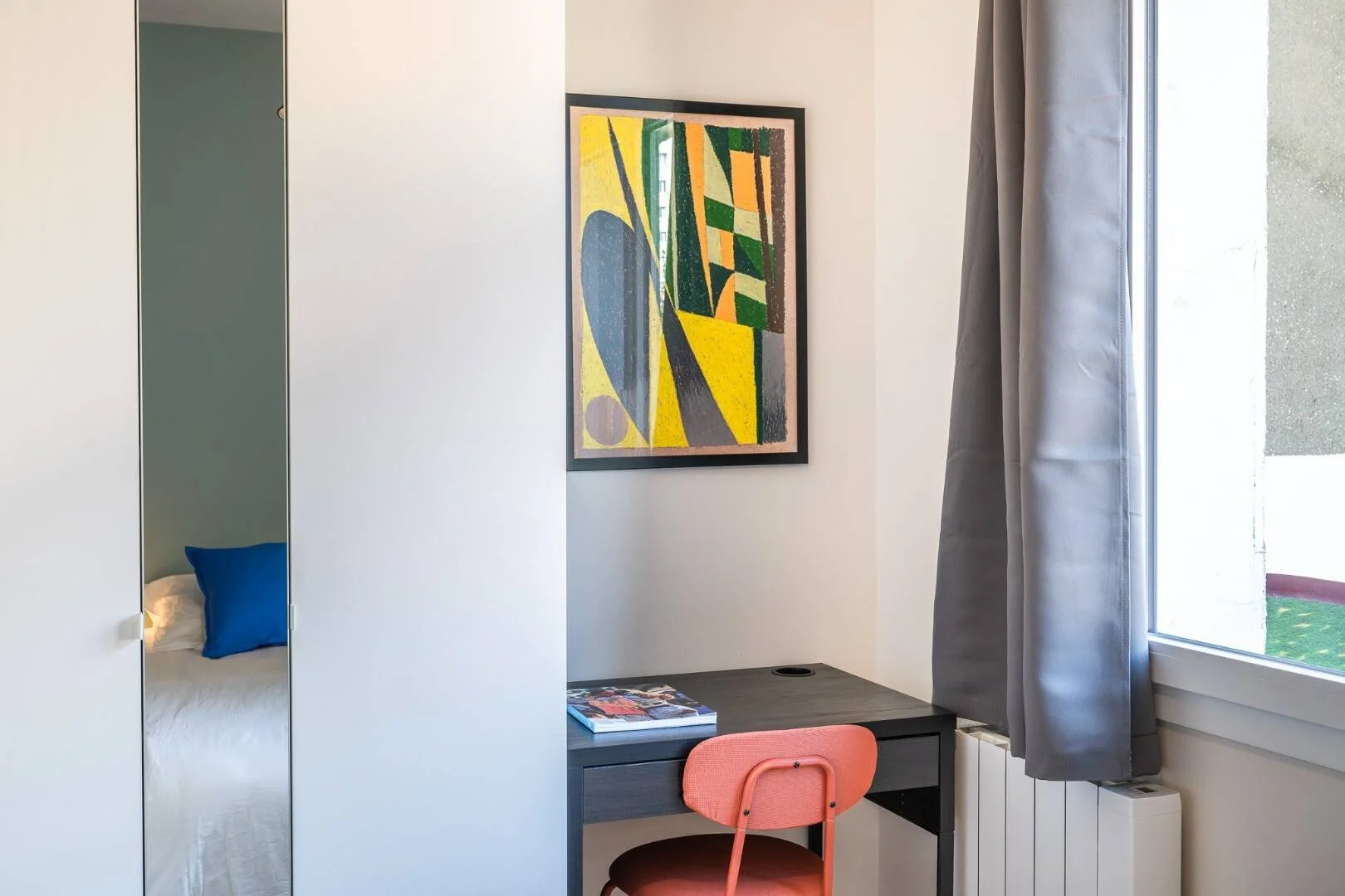 Chambre d'étudiant lumineuse et aérée avec accès facile à l'université dans 