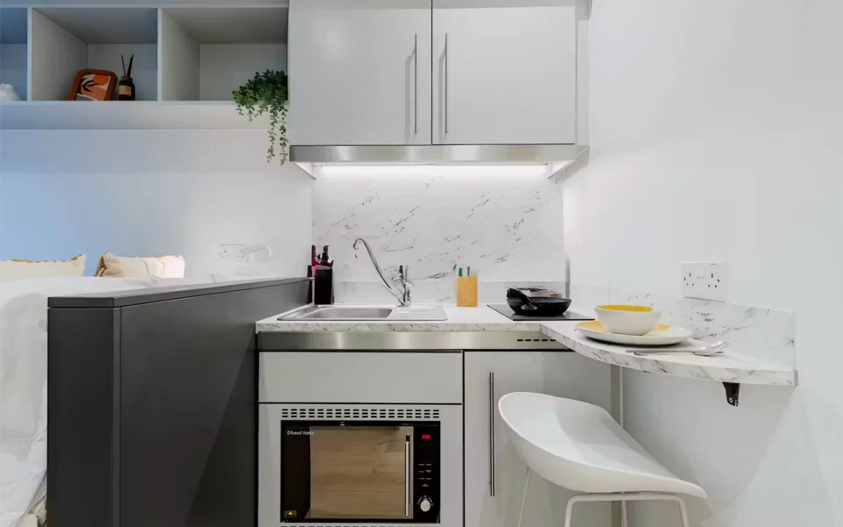 Room for rent in student apartment in , fully furnished
