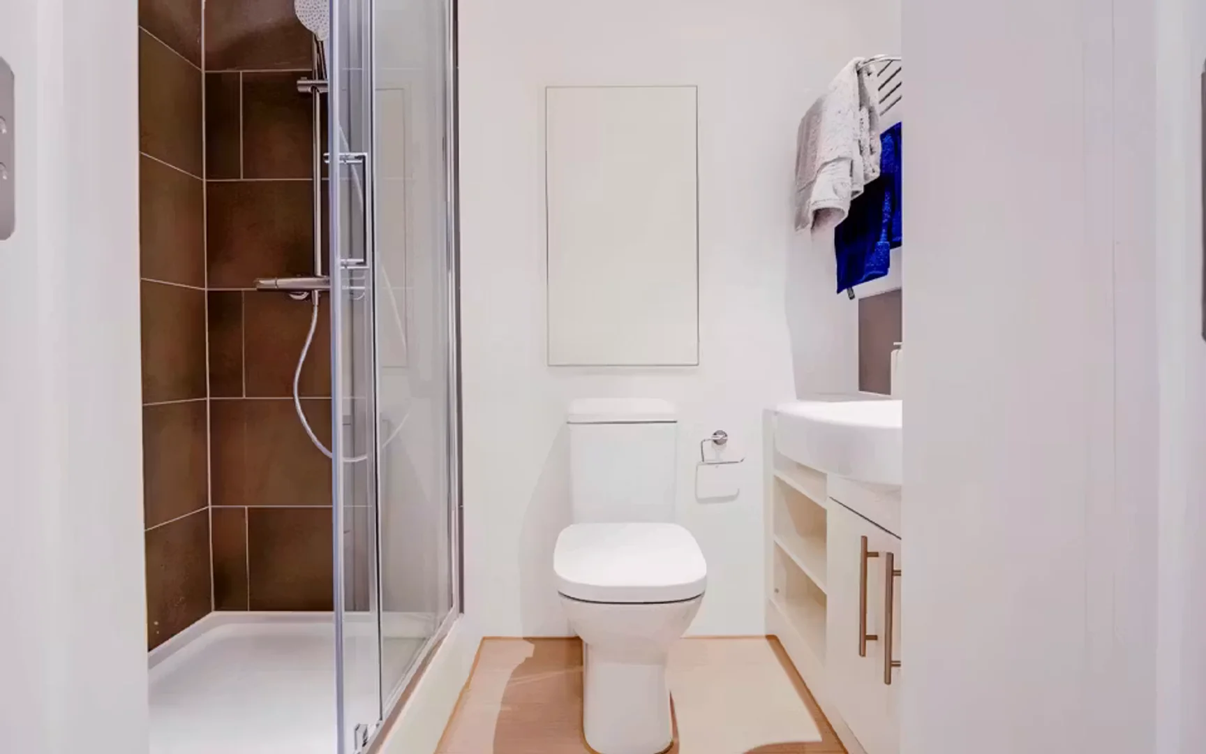 Functional student room perfect for studying in 