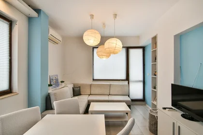 Komplette Wohnung voll möbliert in {area}
