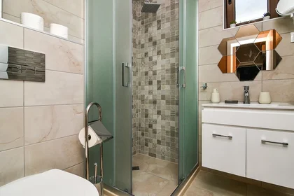 Apartamento inteiro em улица „Архитект Петко Момчилов“ 5, Varna, Bulgaria, imagem 9 de 16