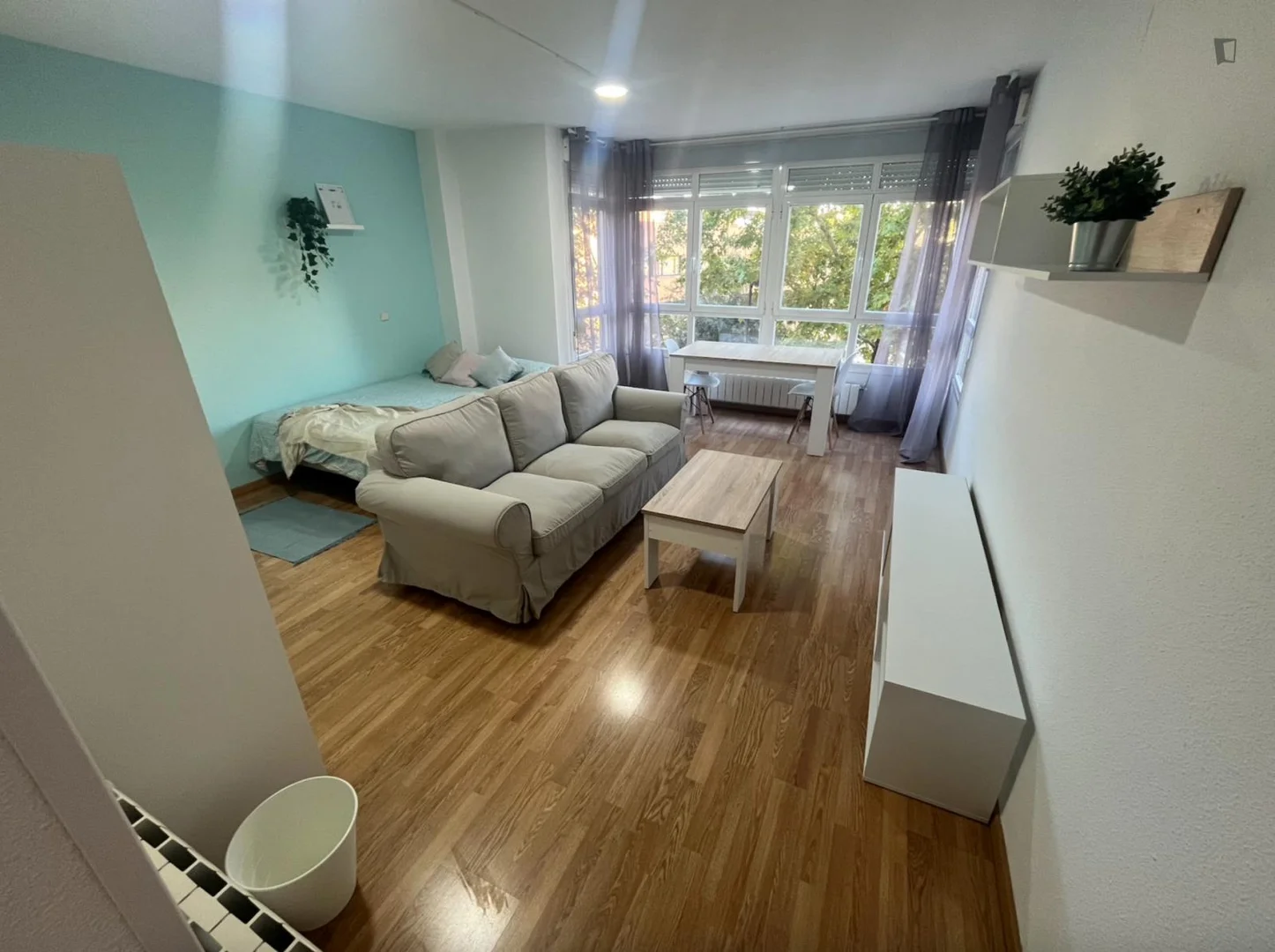 Habitación acogedora para estudiantes disponible en 