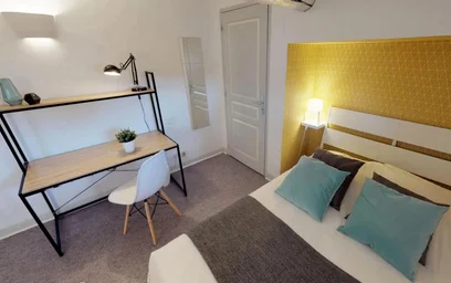 Room for rent in a shared flat in {area}
