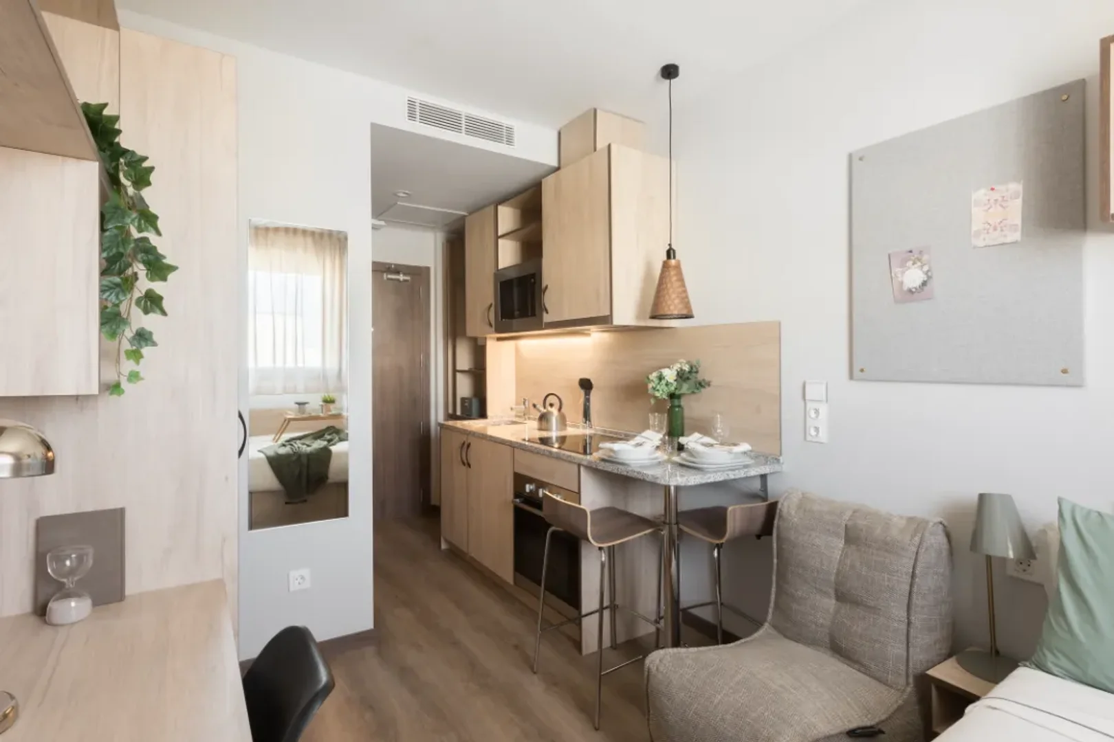 Minimalistisches Studentenstudio in  mit effizientem Grundriss