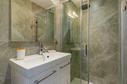 Chambre privée à 422 Avenue Jean Paul Coste, image 11 de 11