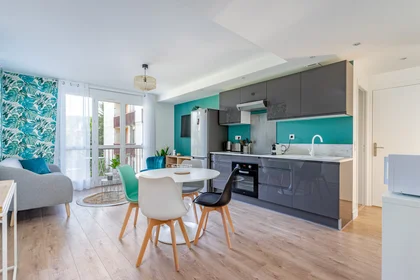 Chambre privée à 422 Avenue Jean Paul Coste, image 5 de 11