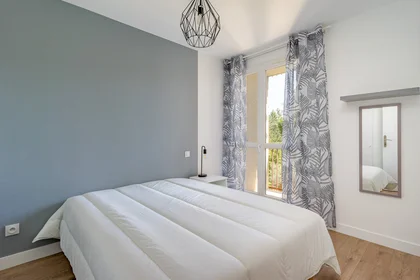 Chambre privée à 422 Avenue Jean Paul Coste, image 9 de 11