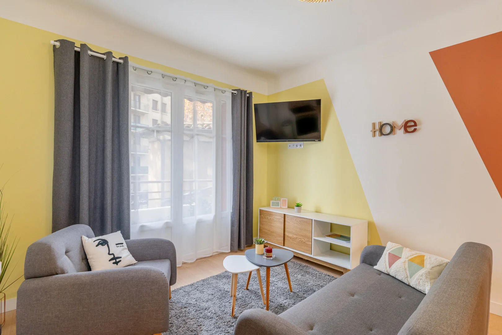 Economical student room with convenient location in