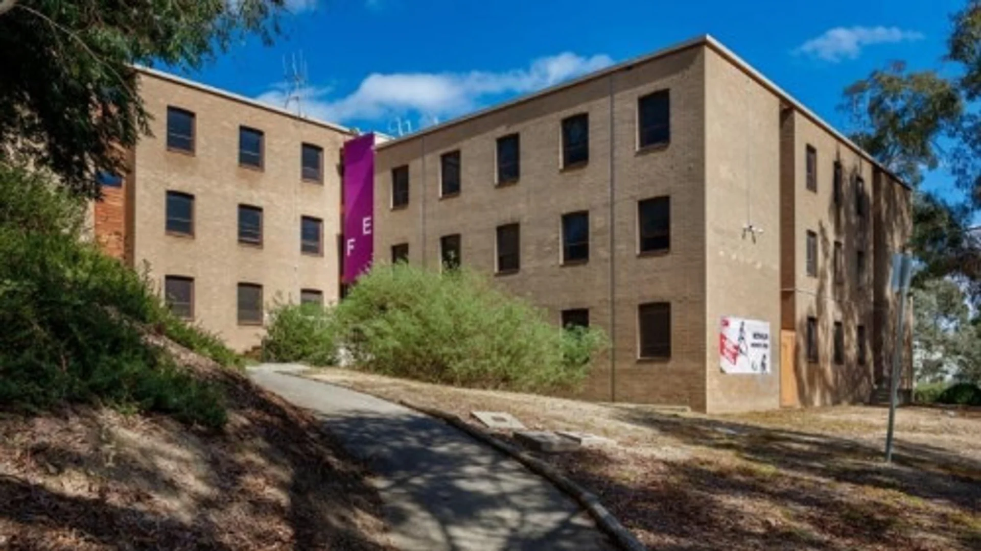 Chambre conviviale pour les étudiants dans  avec des équipements modernes