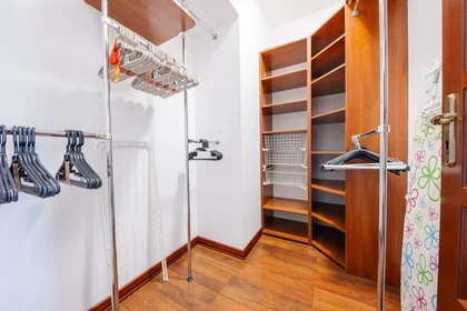 Habitación privada en Adama Stanisława Naruszewicza 13, imagen 1 de 5