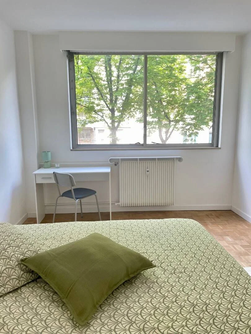 Habitación para estudiantes en  con área de estudio y facilidades compartidas