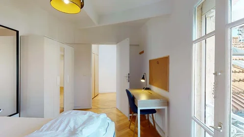 Quarto privado em 4 boulevard Jules Guesde Saint-Denis 93200 FR, imagem 2 de 16