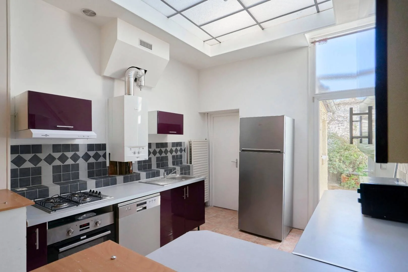 Quarto para alugar em apartamento de estudantes em , totalmente mobilado