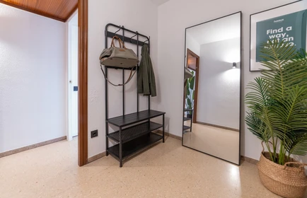 Prywatny pokój Sant Andreu, Barcelona, obraz 10 17