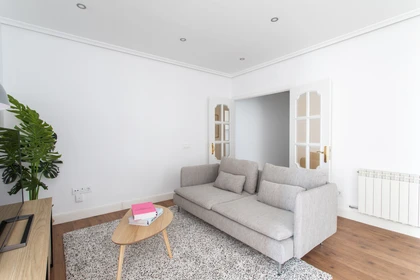 Quarto privado em Ibiza, Madrid, imagem 14 de 21
