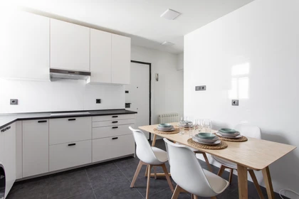 Quarto privado em Ibiza, Madrid, imagem 6 de 21