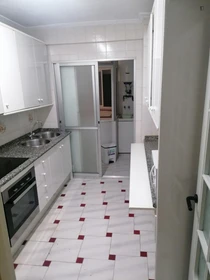 Quarto privado em Avenida Infante Juan Manuel, imagem 8 de 12