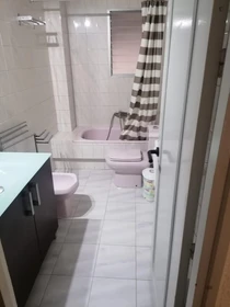 Quarto privado em Avenida Infante Juan Manuel, imagem 9 de 12