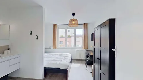 Özel oda konumu 5 Rue de l'Harteloire, 29200 Brest, France, 1 23 görüntüsü