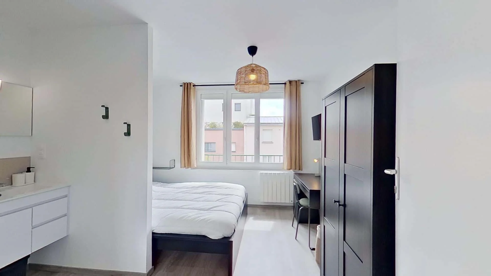Budget-friendly student room close to campus in