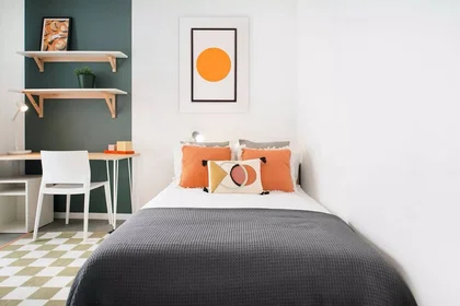Private room in residence at Orléans, 45000, image 2 of 18