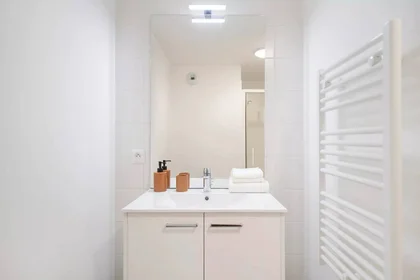 Private room in residence at Orléans, 45000, image 7 of 18