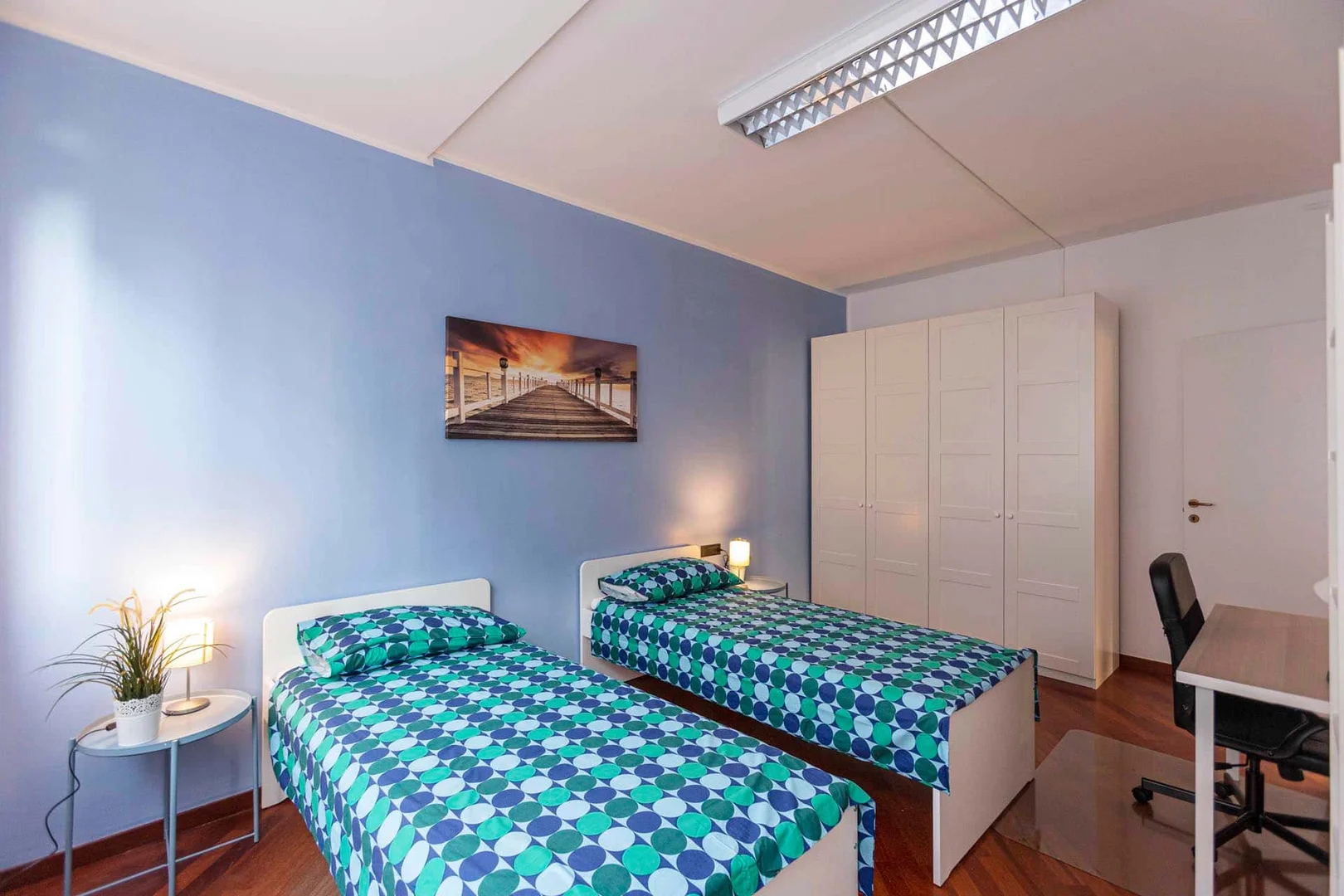 Chambre d'étudiant fonctionnelle parfaite pour étudier dans 