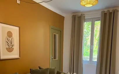 {area} de ortak bir dairede kiralık oda