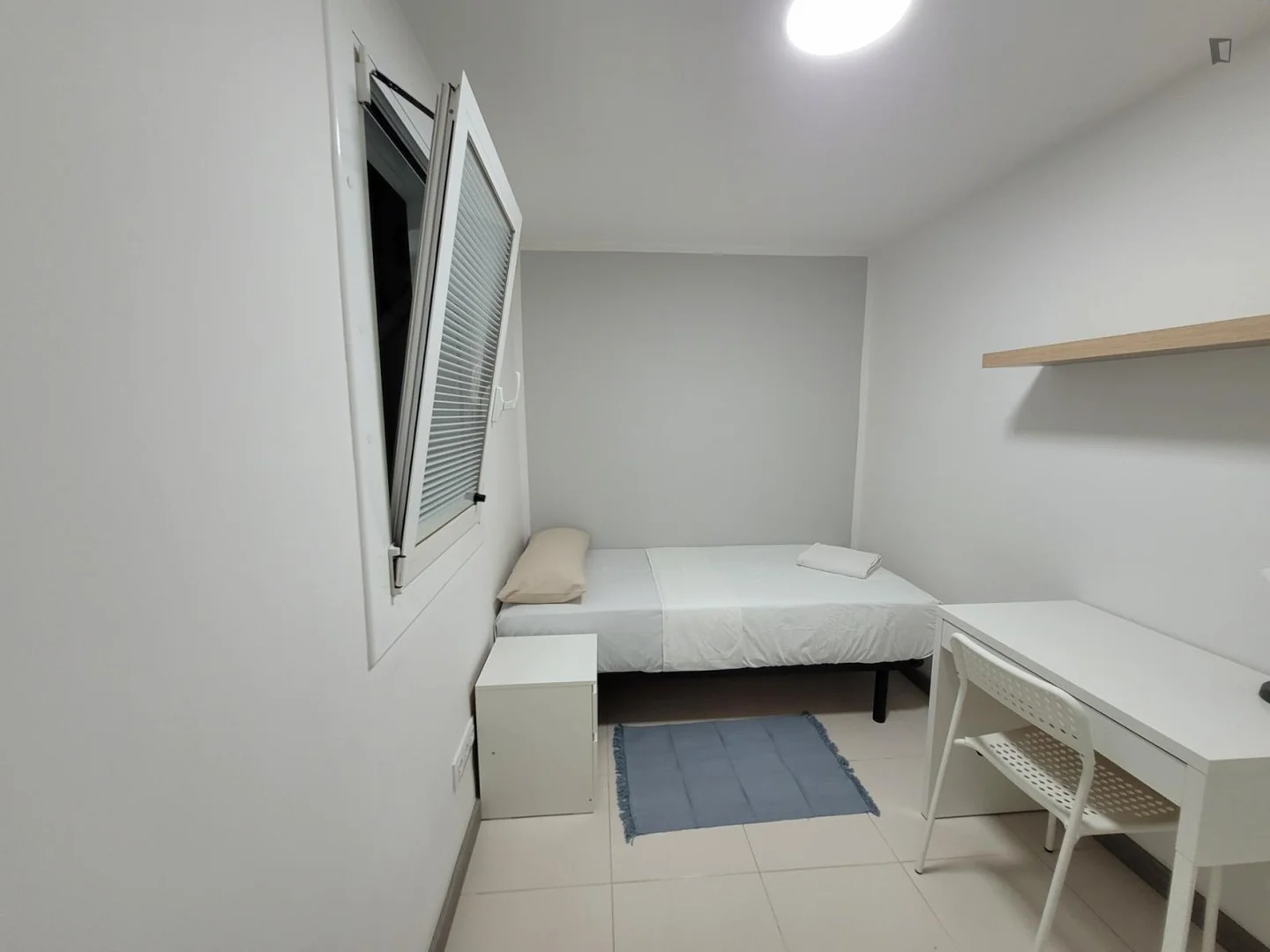 Camera per studenti economica con posizione comoda a 