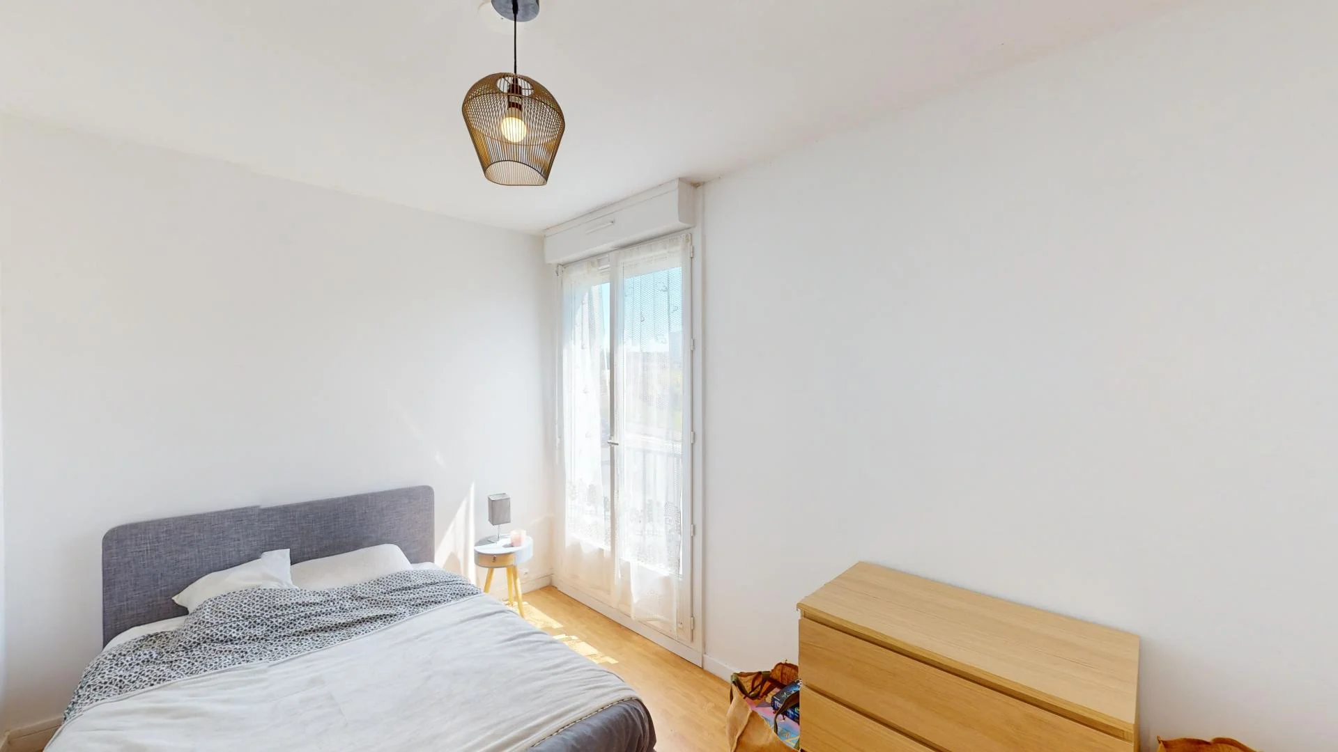 Comfortable and spacious student room in 