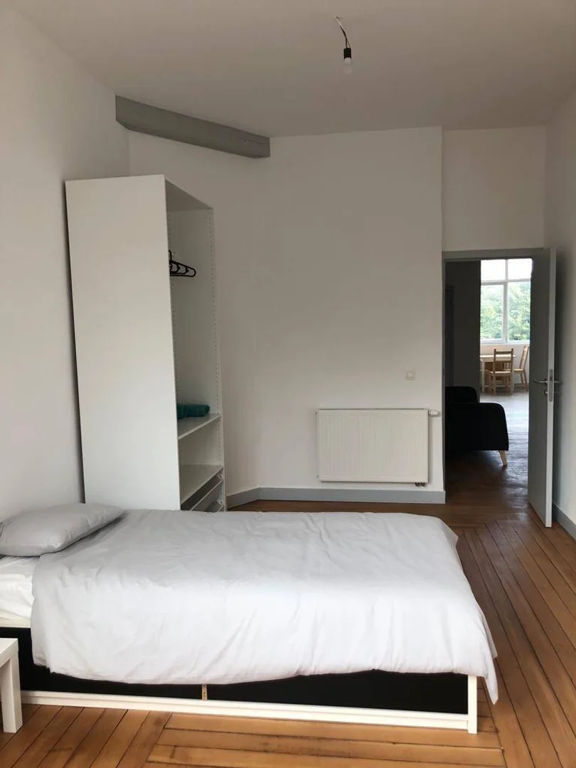 Chambre d'étudiant fonctionnelle parfaite pour étudier dans 