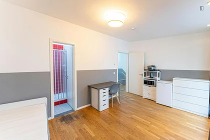 Quarto privado em Leibnizstr., imagem 2 de 17