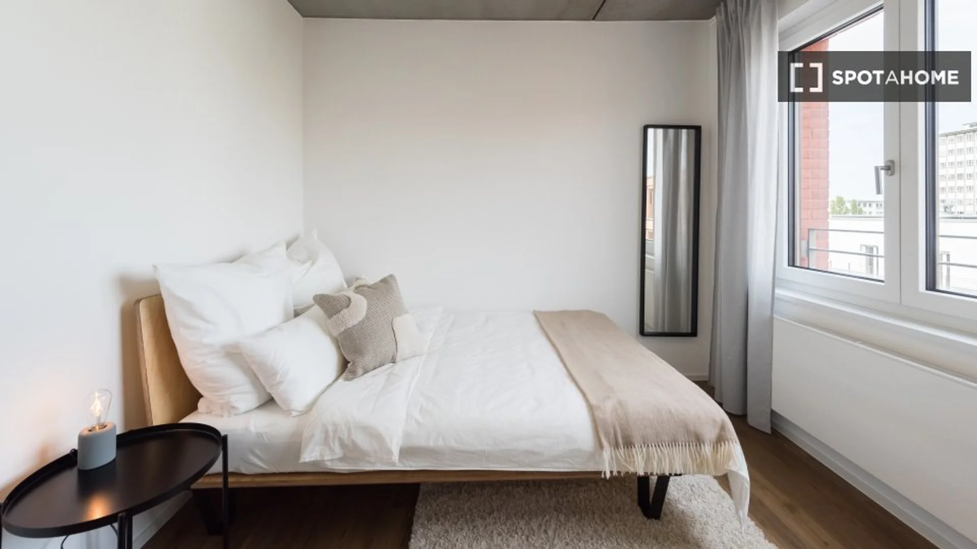 Chambre d'étudiant lumineuse et aérée avec accès facile à l'université dans 