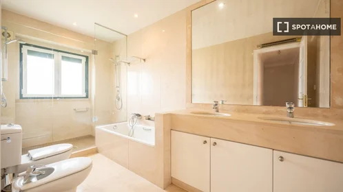 Privatzimmer in der Avenida João XXI, bild 13 von 19