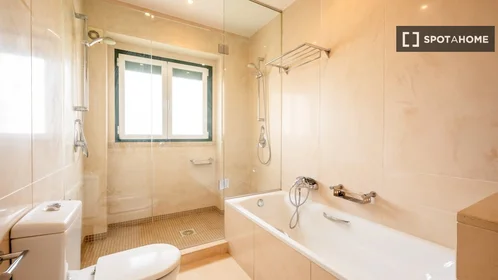 Privatzimmer in der Avenida João XXI, bild 14 von 19