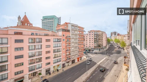 Privatzimmer in der Avenida João XXI, bild 18 von 19