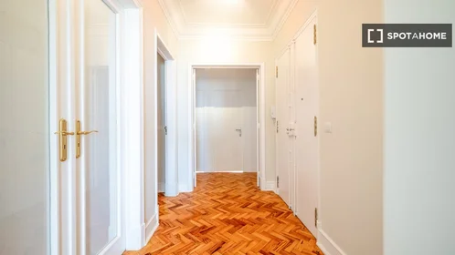 Privatzimmer in der Avenida João XXI, bild 7 von 19