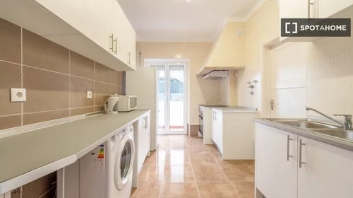 Privatzimmer in der Alameda das Linhas de Torres, bild 10 von 19