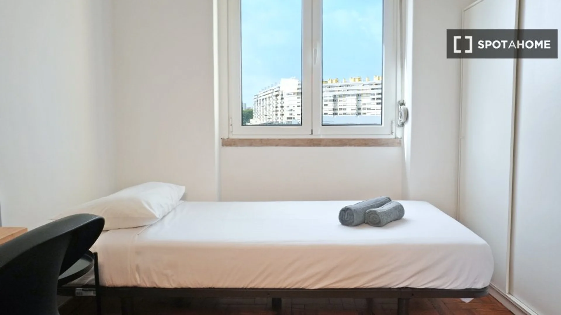 Zimmer in Studentenwohnung in  zu vermieten, voll möbliert