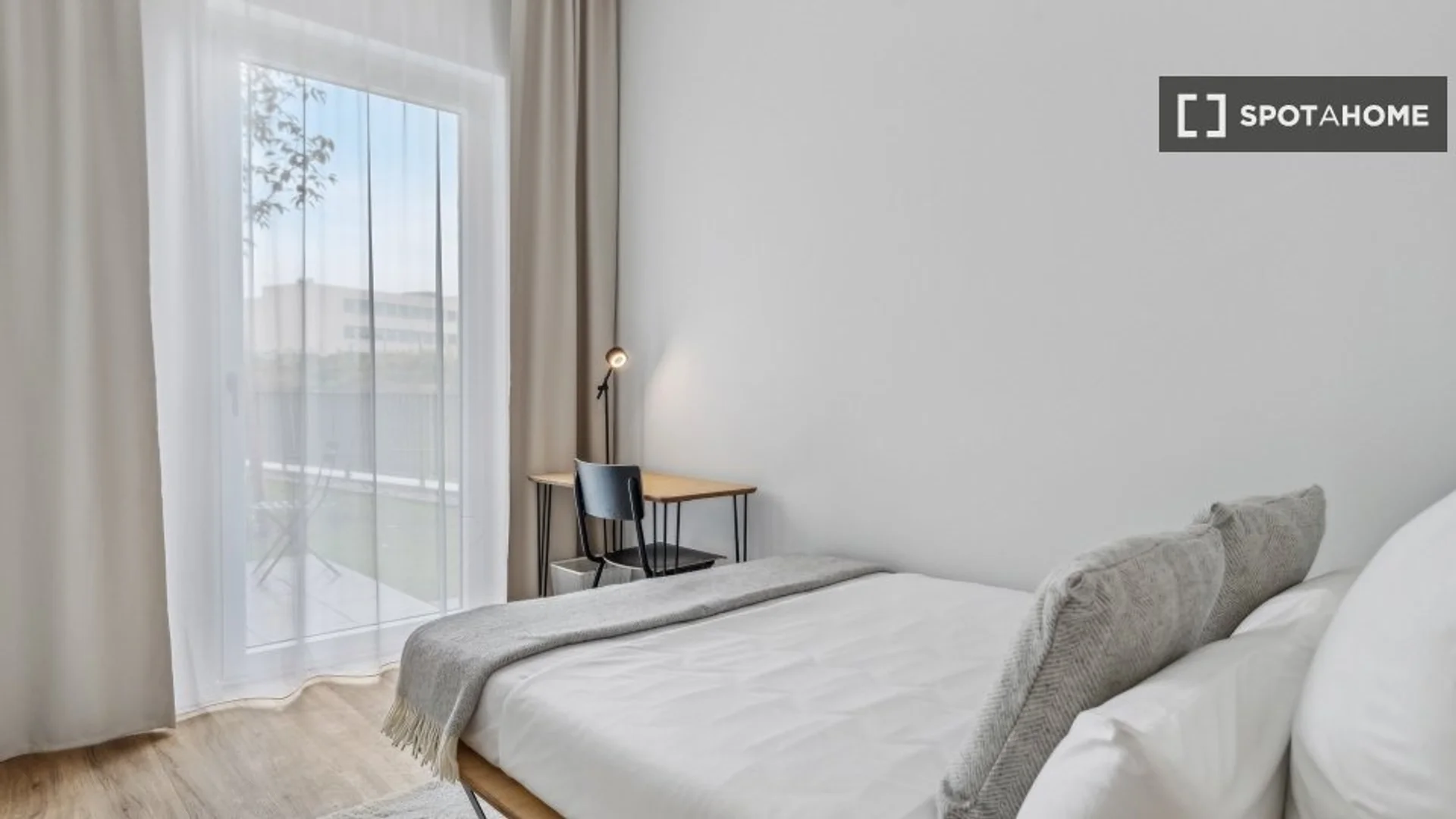 Quarto de estudante económico com localização conveniente em 