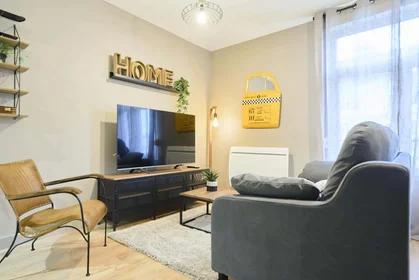 Habitación privada en 69 Rue Chanzy, 51100 Reims, France, imagen 12 de 24