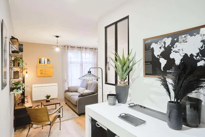 Habitación privada en 69 Rue Chanzy, 51100 Reims, France, imagen 13 de 24
