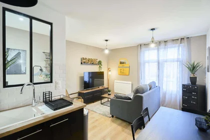 Habitación privada en 69 Rue Chanzy, 51100 Reims, France, imagen 19 de 24