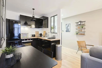 Habitación privada en 69 Rue Chanzy, 51100 Reims, France, imagen 9 de 24