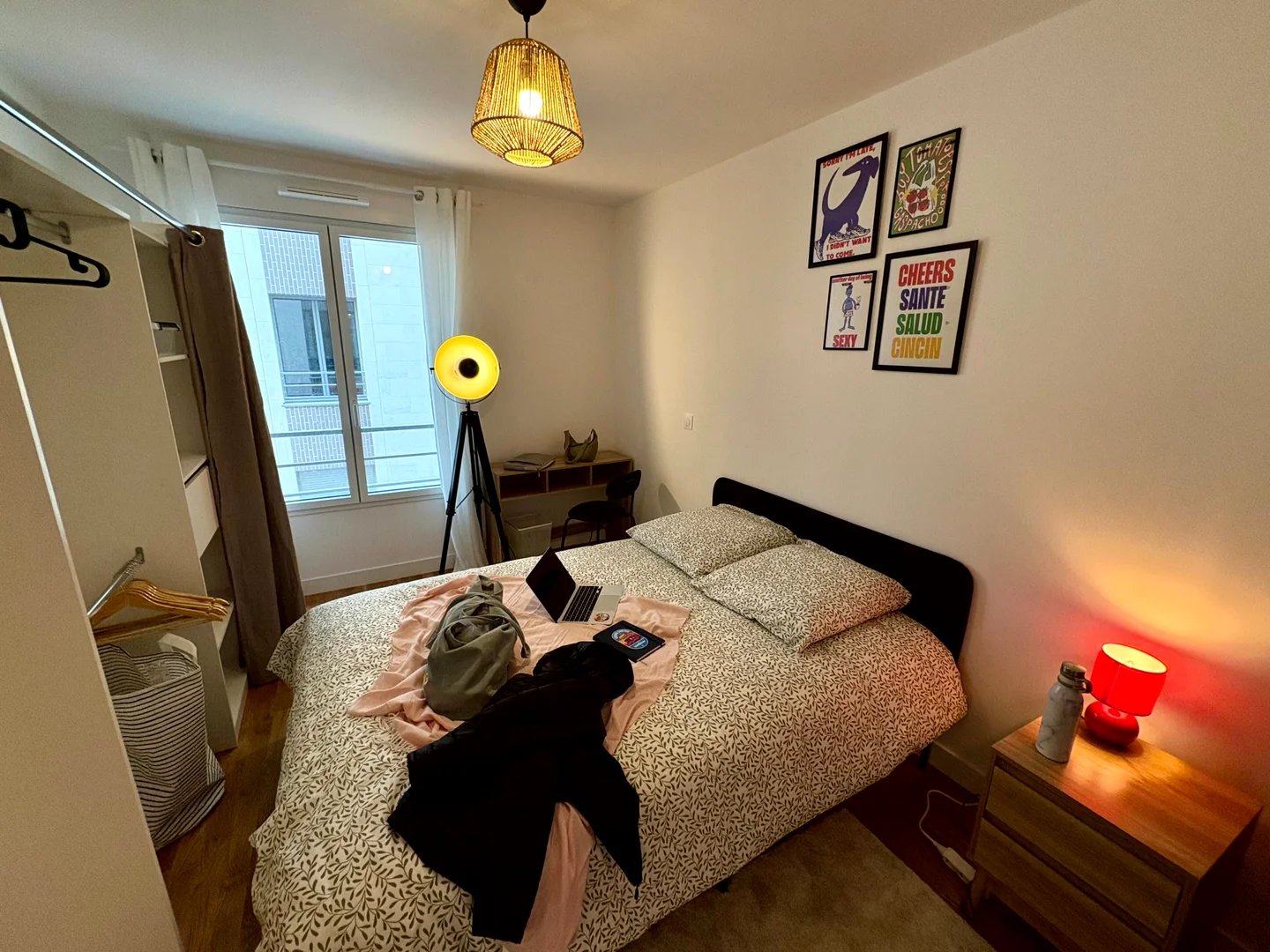 Chambre d'étudiant confortable et spacieuse dans 