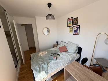 Stanza privata in residence in 33 bis Rue du Landy, immagine 3 di 11