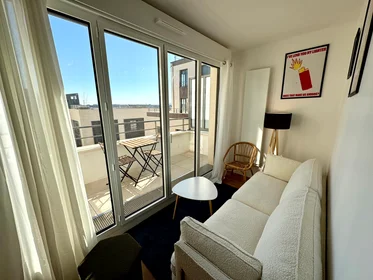Stanza privata in residence in 33 bis Rue du Landy, immagine 10 di 11