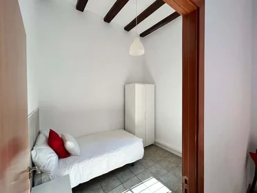 Quarto privado em Carrer d'Avinyó, 24, 08002 Barcelona, Spain, imagem 1 de 20