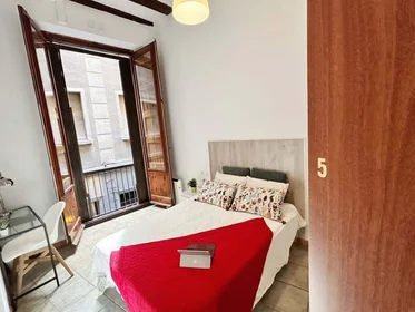 Quarto privado em Carrer d'Avinyó, 24, 08002 Barcelona, Spain, imagem 1 de 21